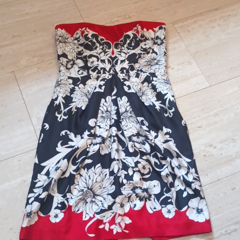Gorgeous White House Black Market Silky Strapless Floral Dress - Picture 1 of 10